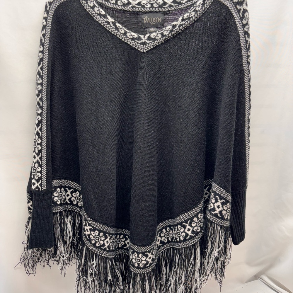 Mia Maddison Boho Tribal Black/White Poncho Cape W/ Sleeves Womens Size 1X